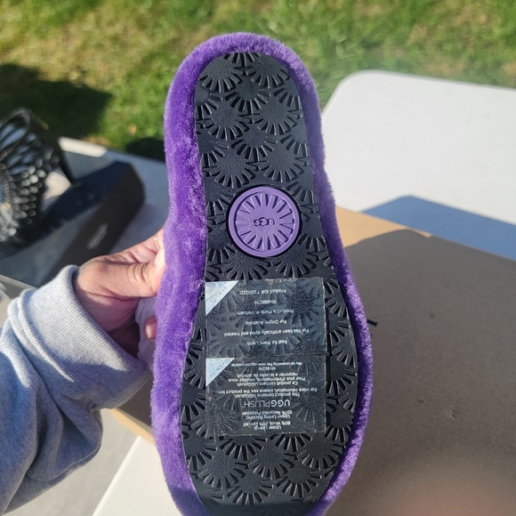 Women Uggs size 5 purple - Picture 2 of 2